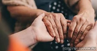 На Дону пожилых людей все чаще определяют в приемные семьи